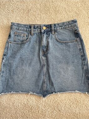 OAK + FORT Medium Blue Denim Frayed-Hem Mini Skirt